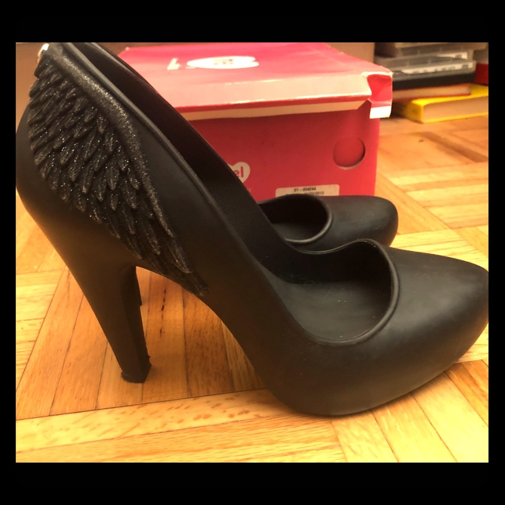 Melissa wing black incense heel- size 7- like new!